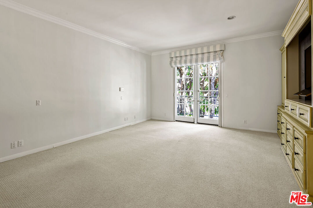 11500 San Vicente Blvd Unit: 220