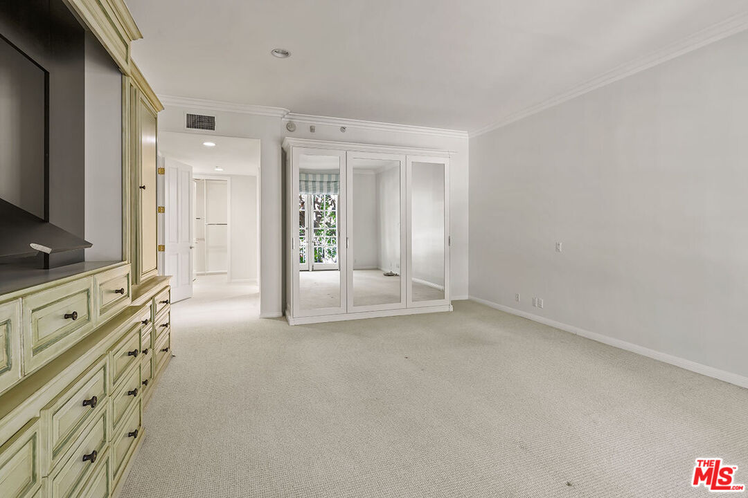11500 San Vicente Blvd Unit: 220