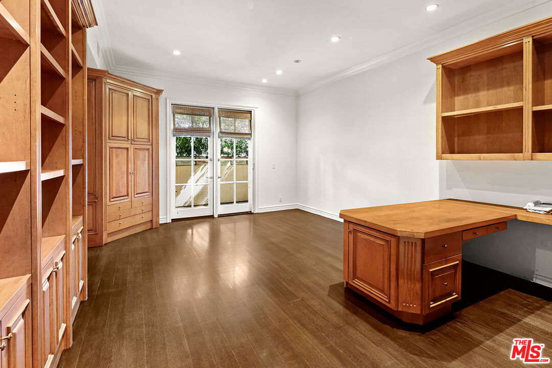 11500 San Vicente Blvd Unit: 220