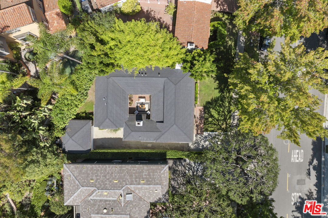 811 Warner Ave