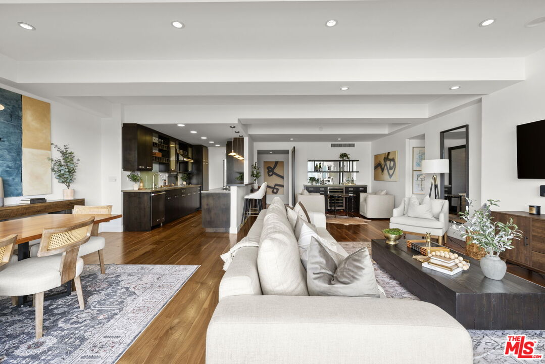 2222 Avenue Of The Stars Unit: 1004