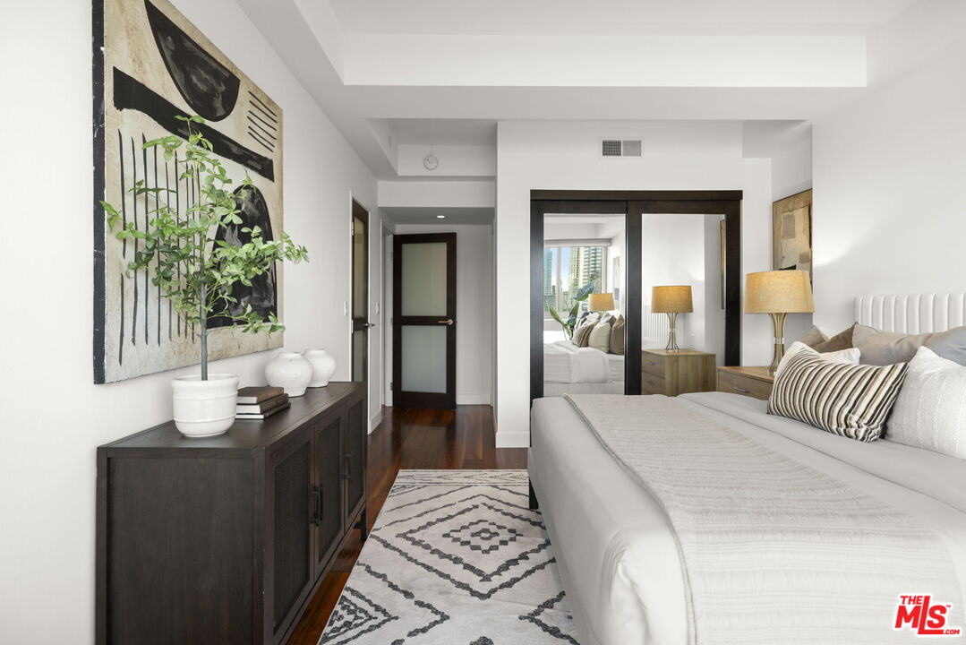 2222 Avenue Of The Stars Unit: 1004