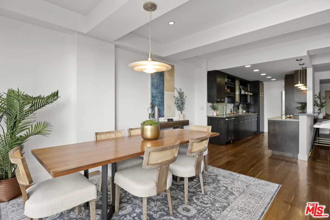 2222 Avenue Of The Stars Unit: 1004