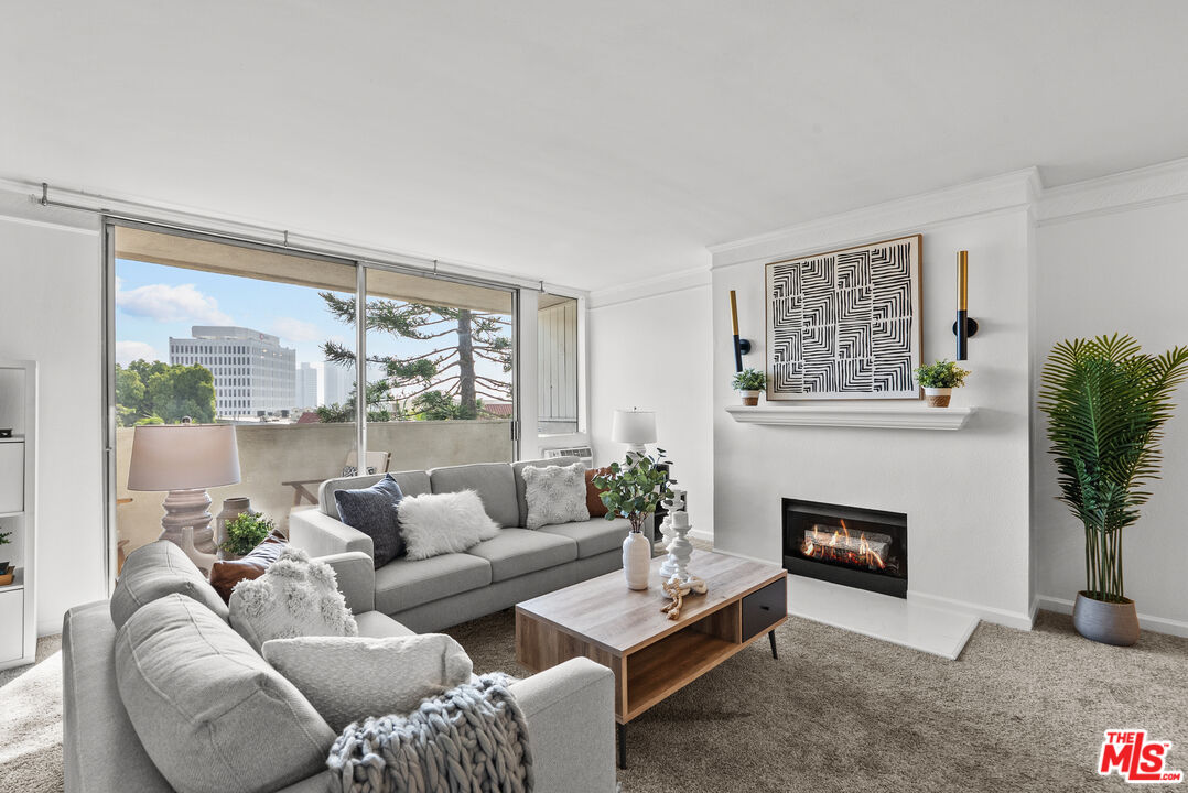 11645 Montana Ave Unit: 335