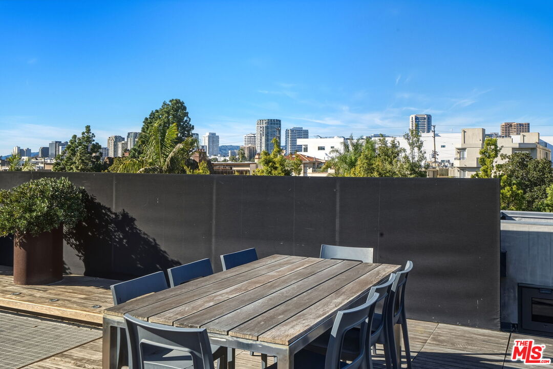 1849 FOX HILLS DR Unit: DOS