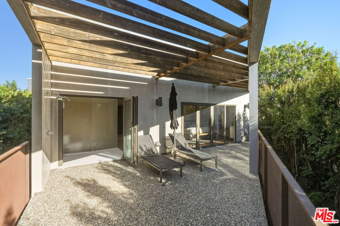 1849 FOX HILLS DR Unit: DOS