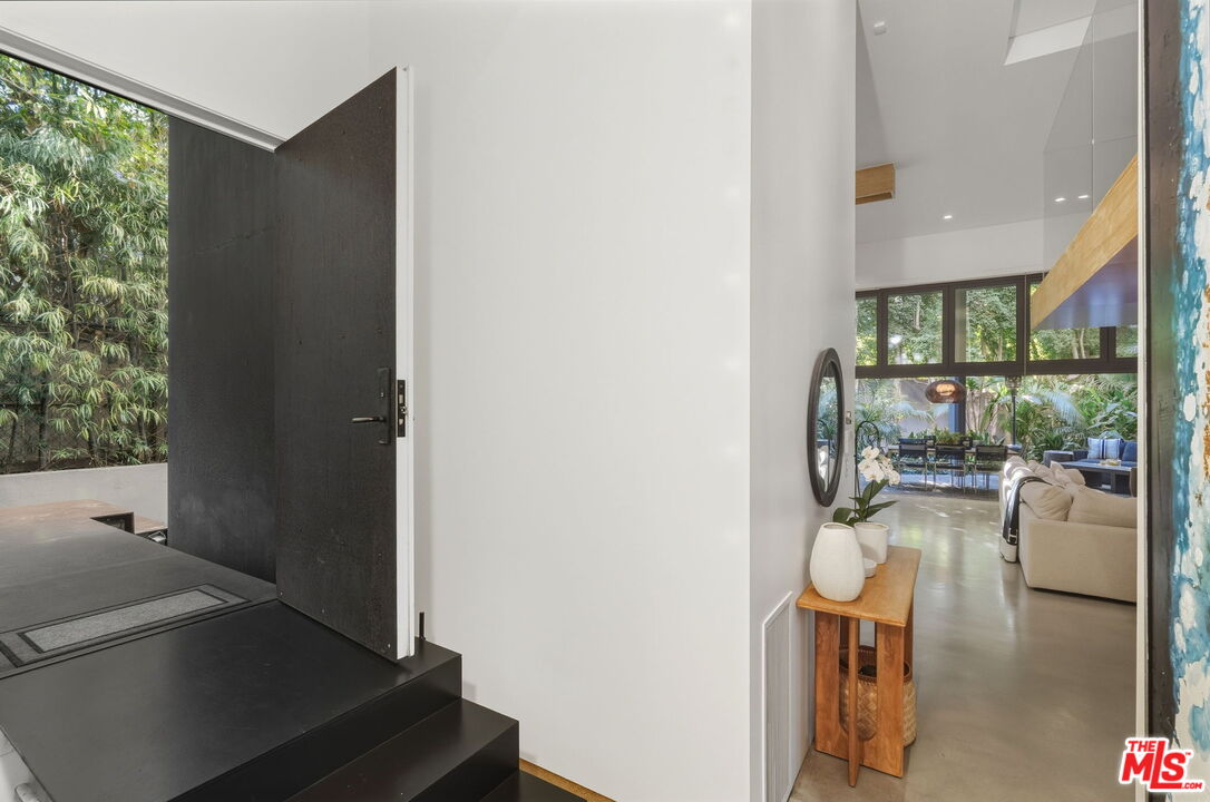 1849 FOX HILLS DR Unit: DOS