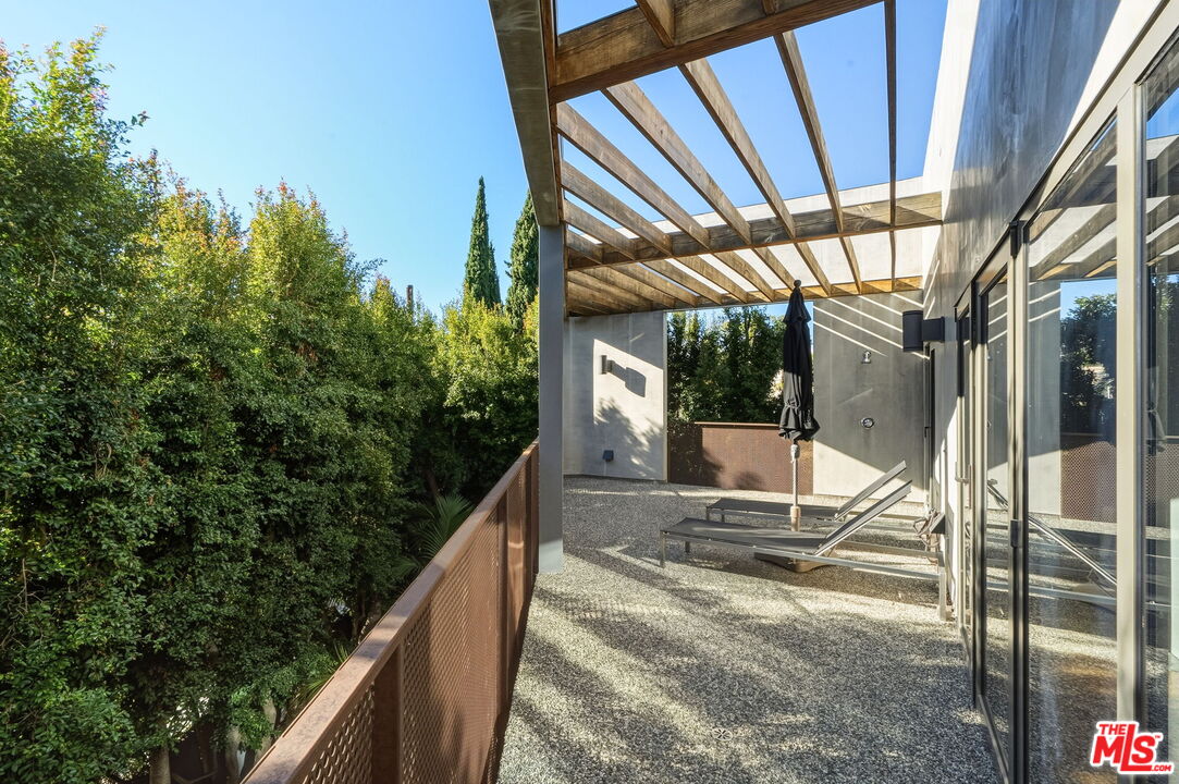 1849 FOX HILLS DR Unit: DOS