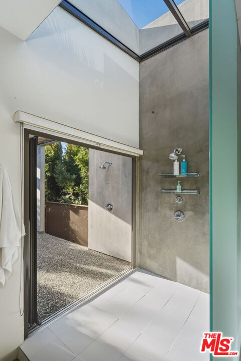 1849 FOX HILLS DR Unit: DOS