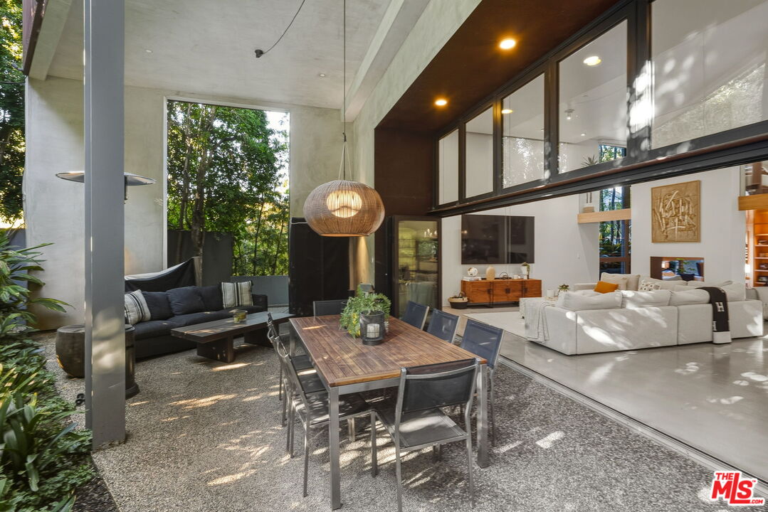 1849 FOX HILLS DR Unit: DOS