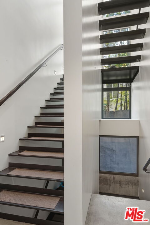 1849 FOX HILLS DR Unit: DOS