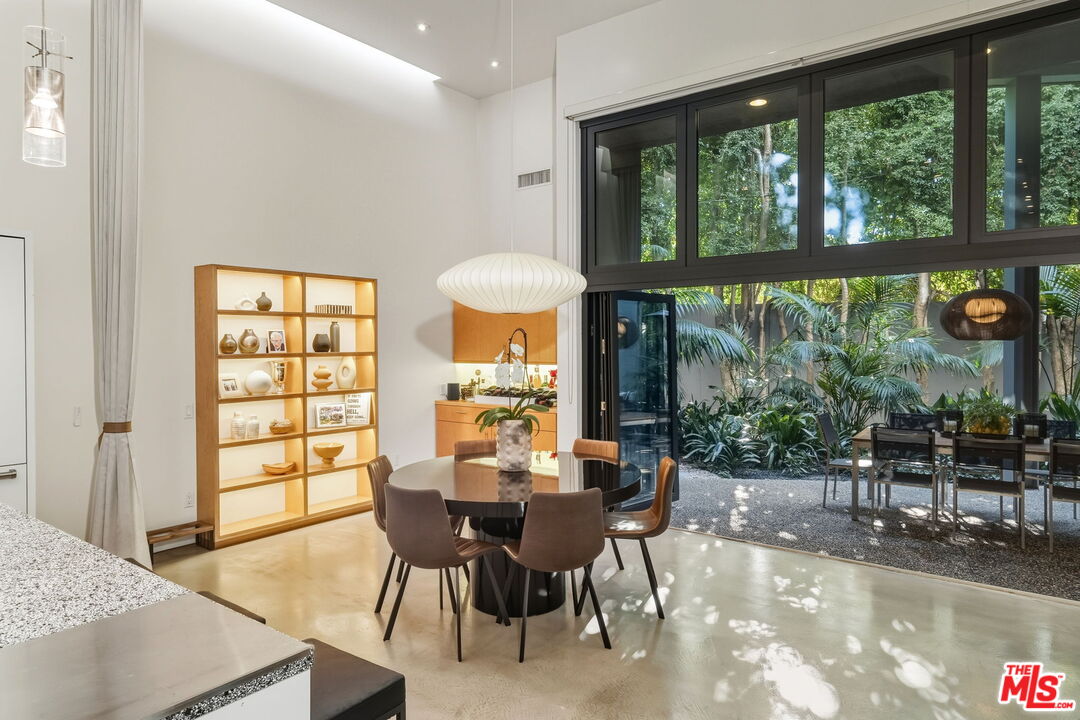 1849 FOX HILLS DR Unit: DOS