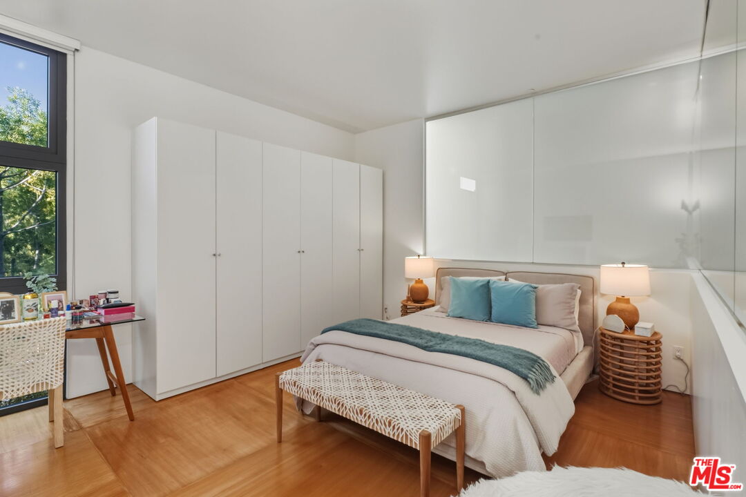 1849 FOX HILLS DR Unit: DOS