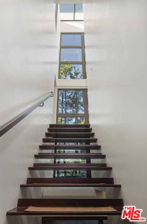 1849 FOX HILLS DR Unit: DOS