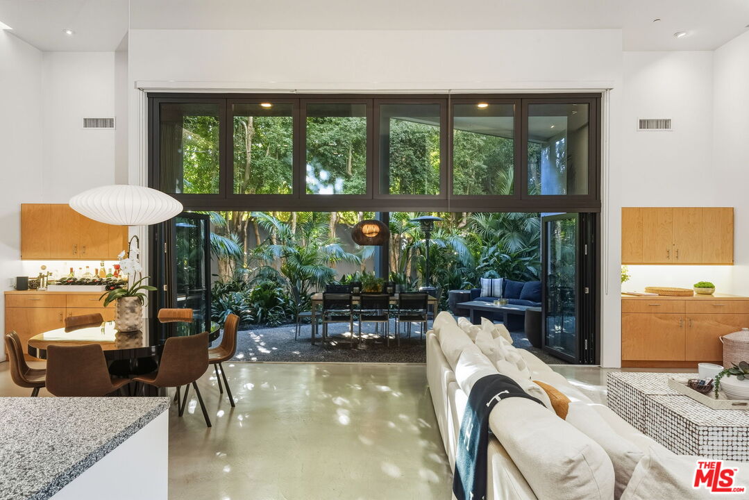 1849 FOX HILLS DR Unit: DOS