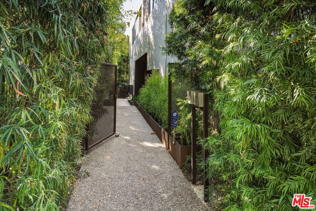 1849 FOX HILLS DR Unit: DOS