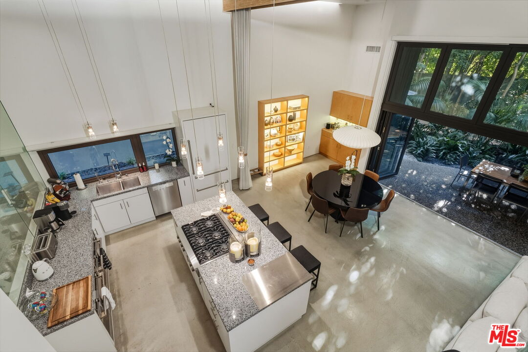 1849 FOX HILLS DR Unit: DOS