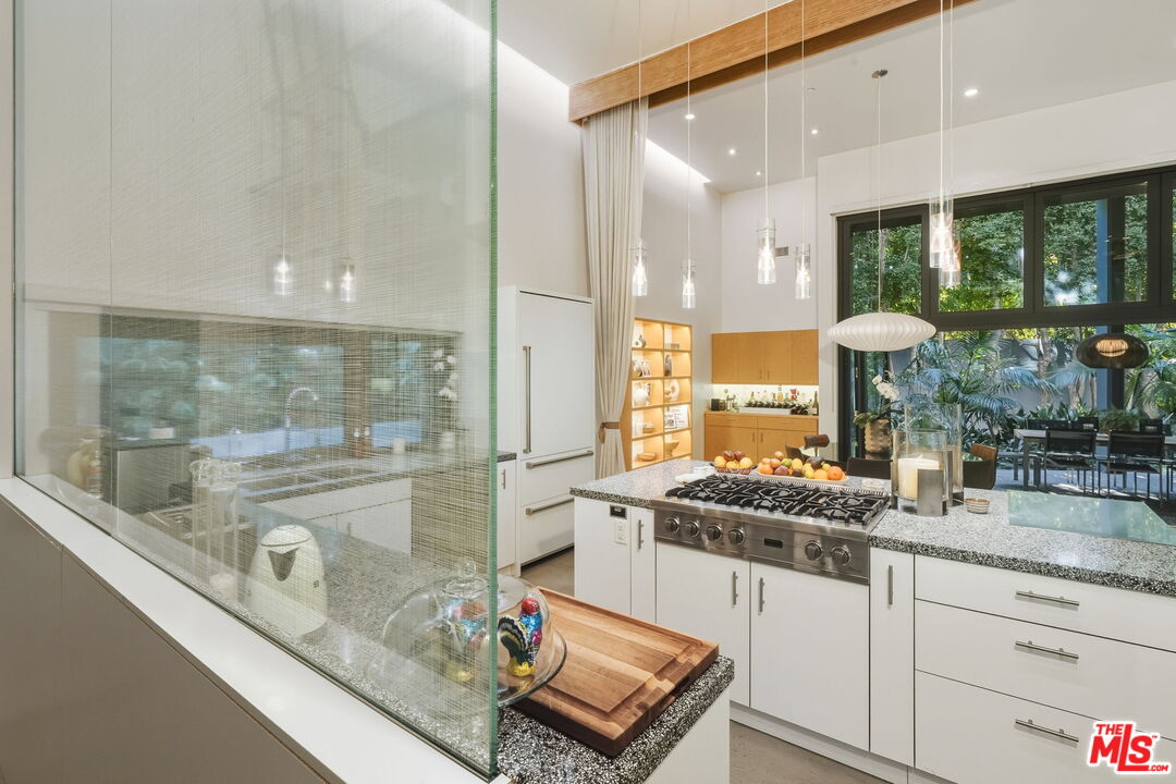 1849 FOX HILLS DR Unit: DOS