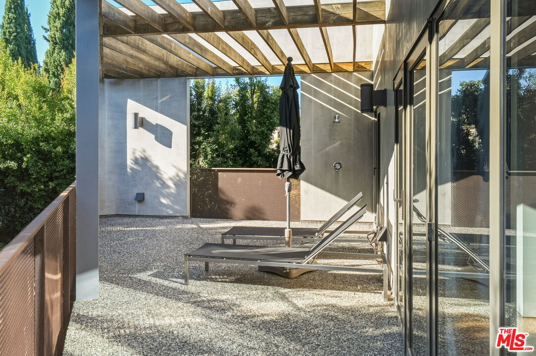 1849 FOX HILLS DR Unit: DOS