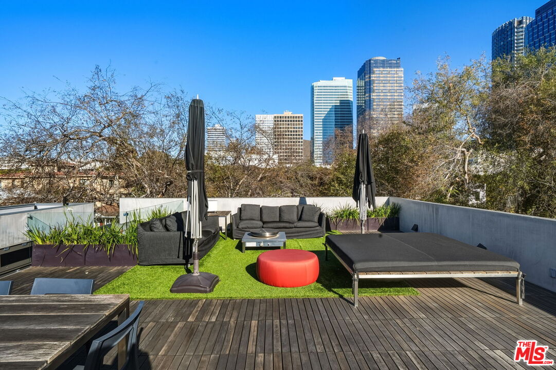 1849 FOX HILLS DR Unit: DOS