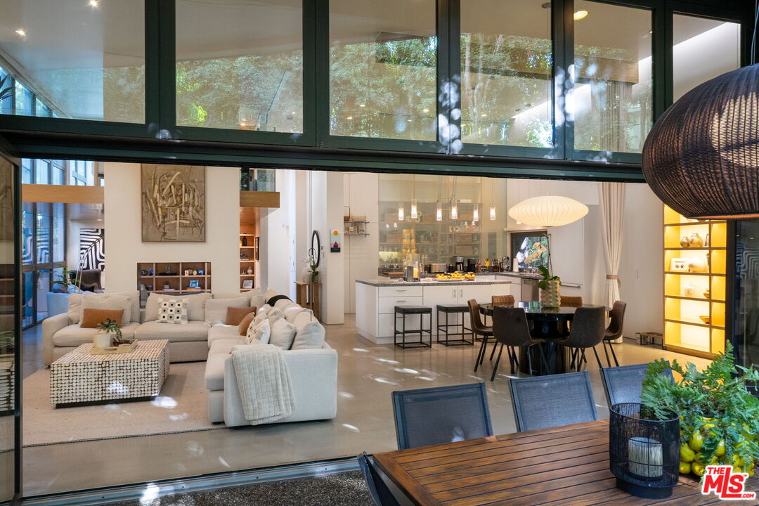 1849 FOX HILLS DR Unit: DOS