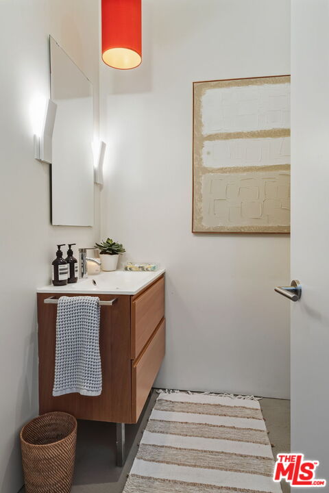 1849 FOX HILLS DR Unit: DOS