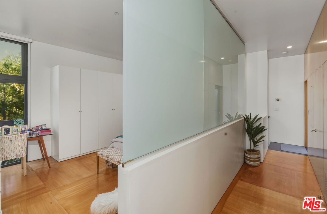 1849 FOX HILLS DR Unit: DOS