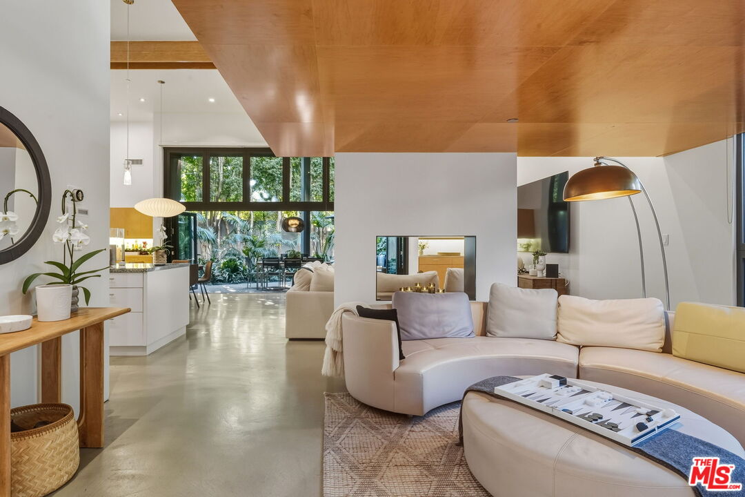 1849 FOX HILLS DR Unit: DOS