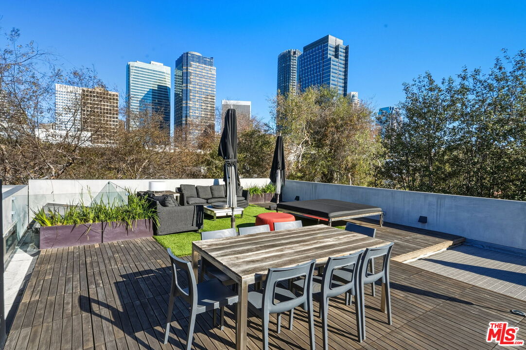 1849 FOX HILLS DR Unit: DOS