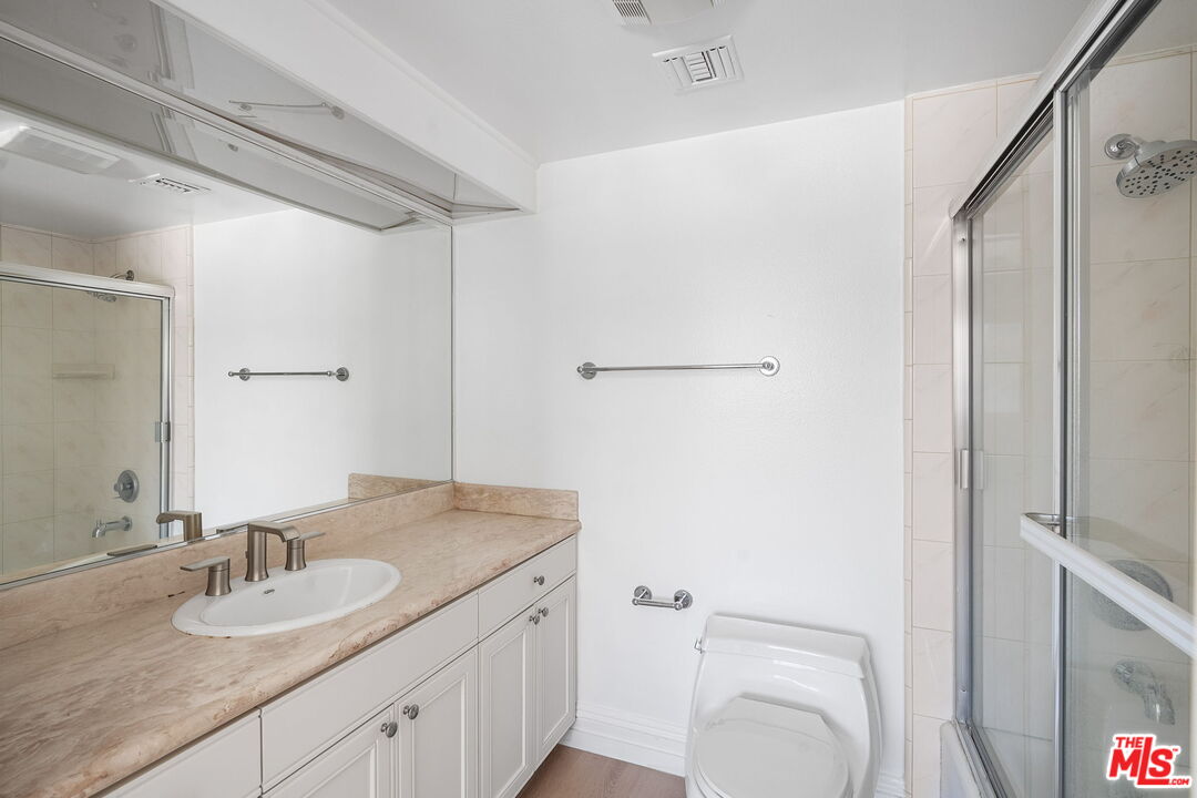 11842 Darlington Ave Unit: 301