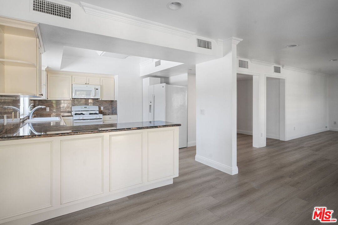 11842 Darlington Ave Unit: 301