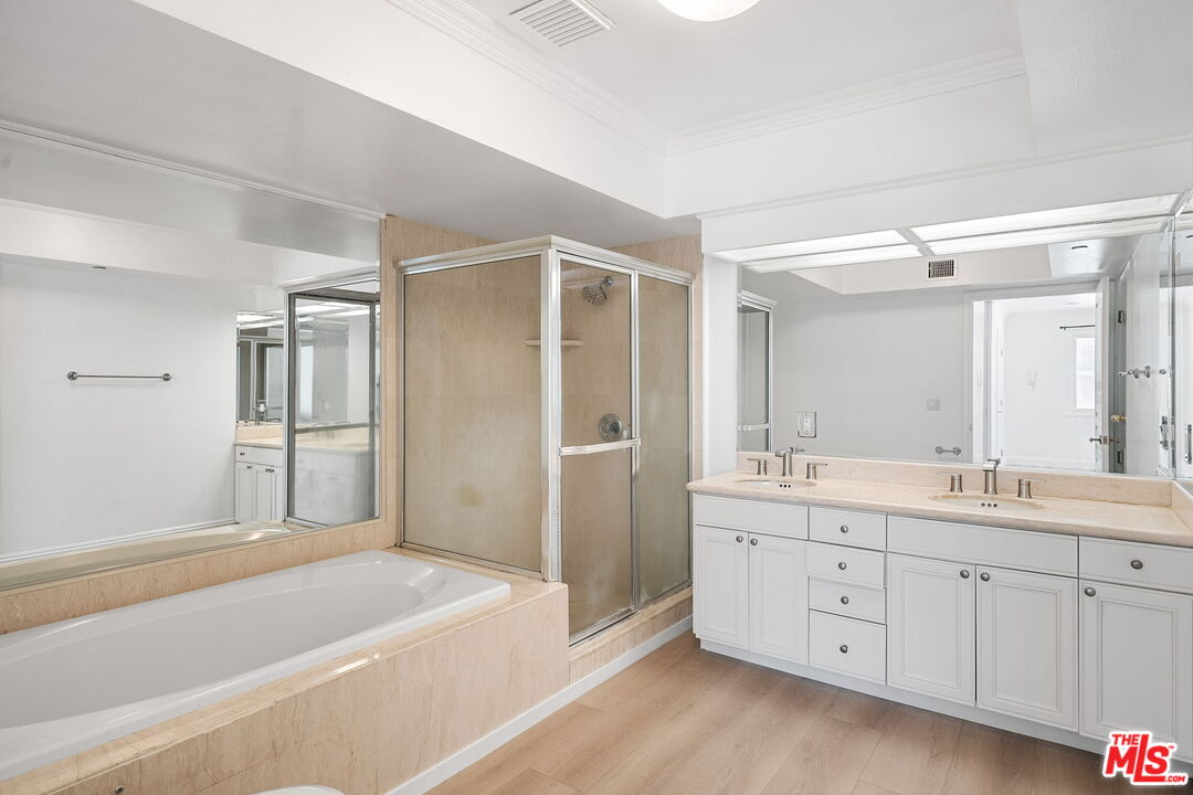 11842 Darlington Ave Unit: 301