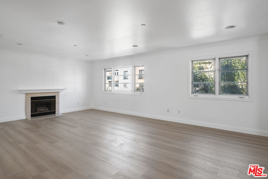 11842 Darlington Ave Unit: 301