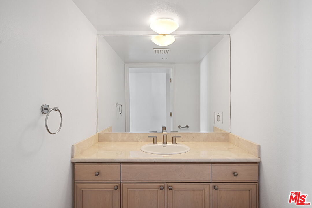 11842 Darlington Ave Unit: 301