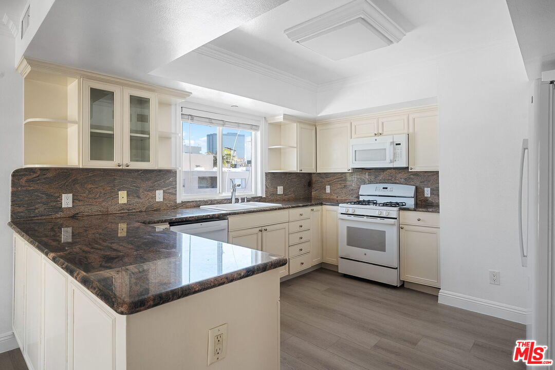 11842 Darlington Ave Unit: 301