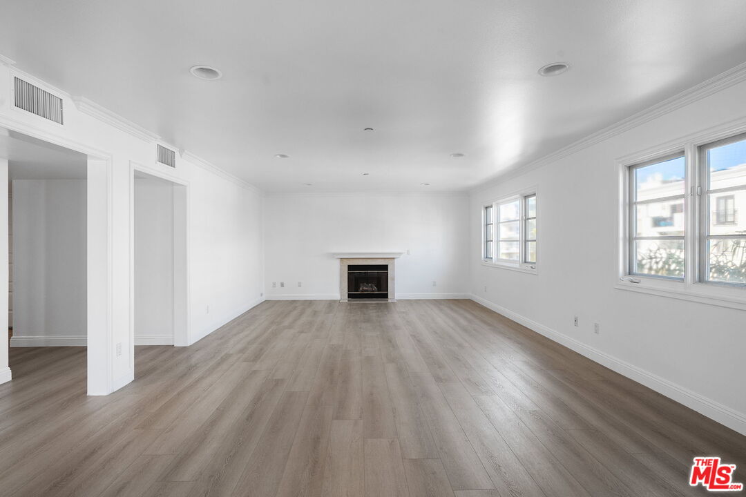 11842 Darlington Ave Unit: 301