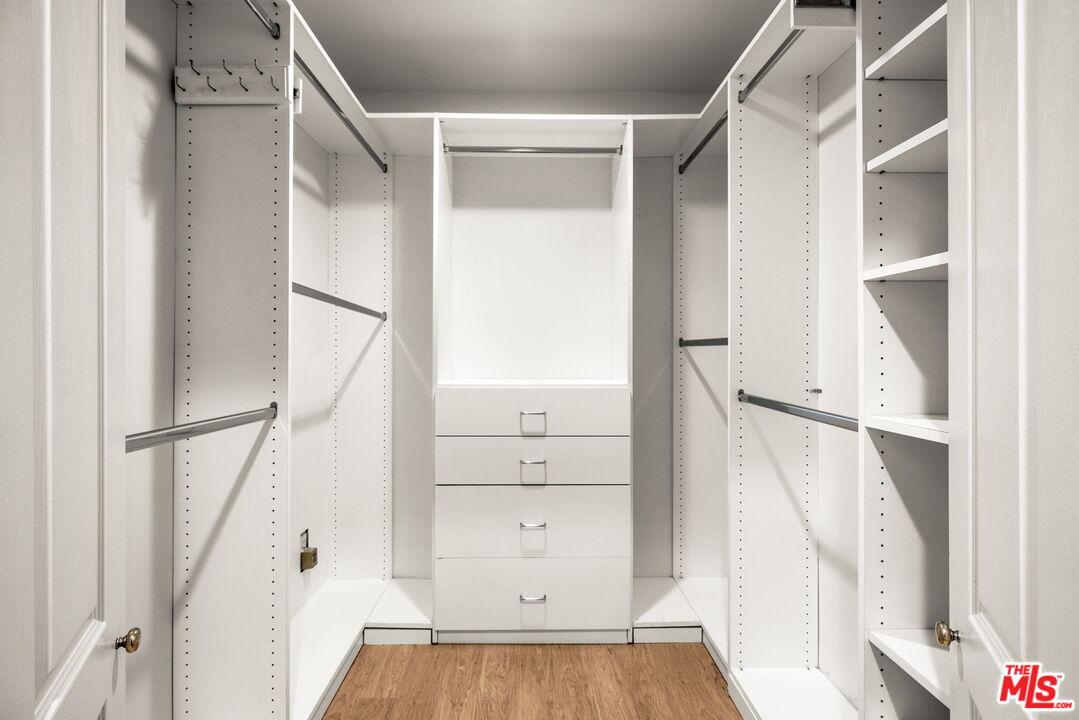 1818 Colby AVE Unit: 203