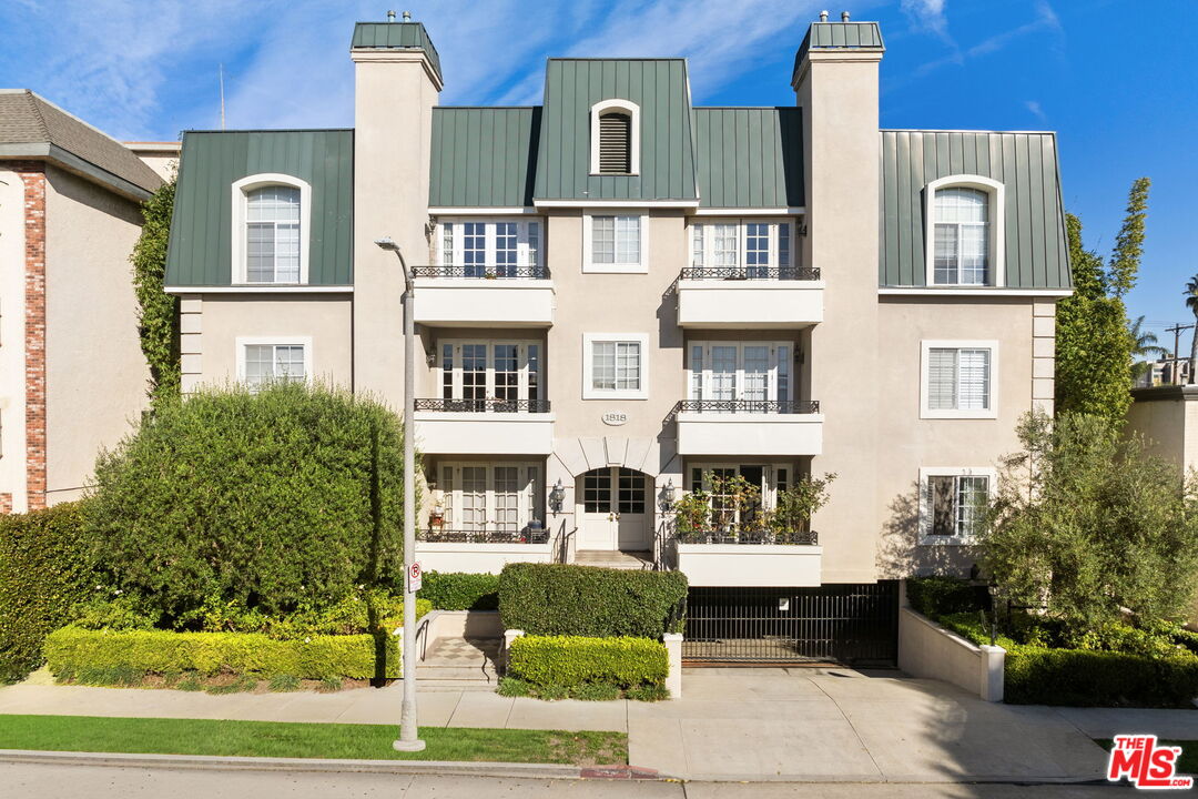 1818 Colby AVE Unit: 203