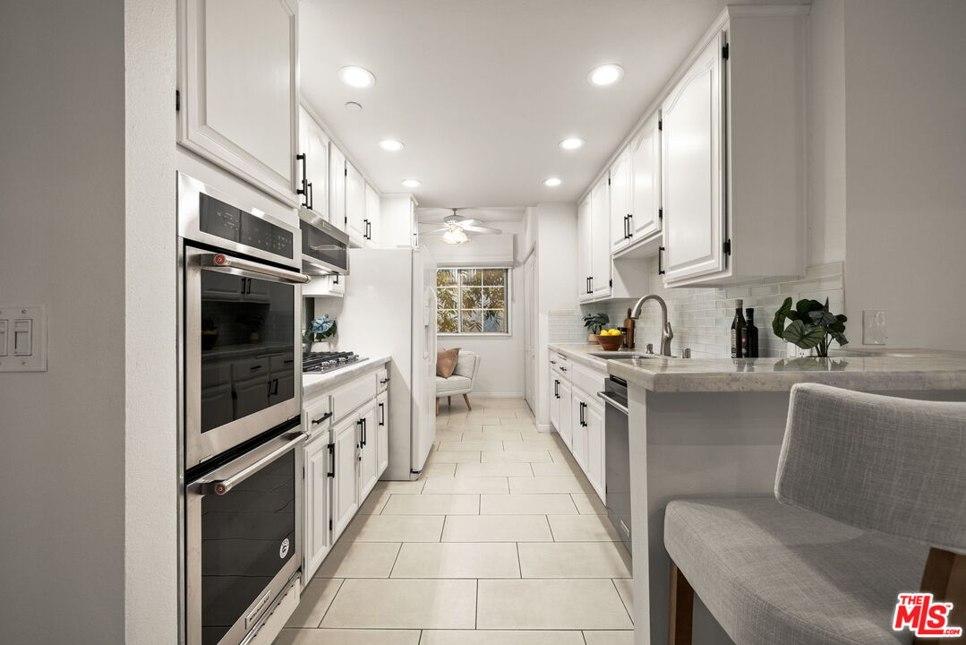 1818 Colby AVE Unit: 203