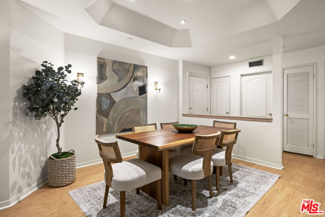 1818 Colby AVE Unit: 203