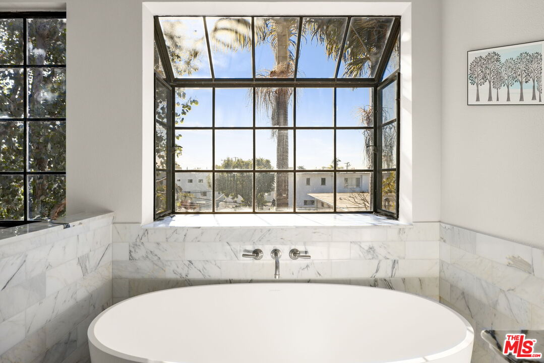 202 San Vicente Blvd Unit: 6