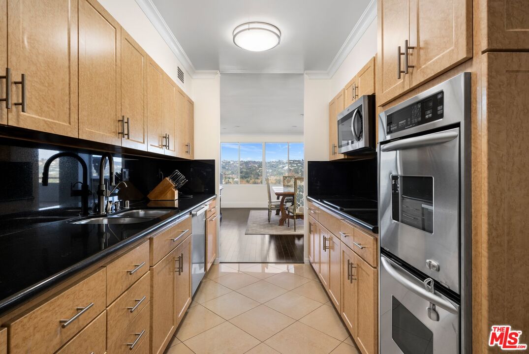 875 Comstock Ave Unit: 18A