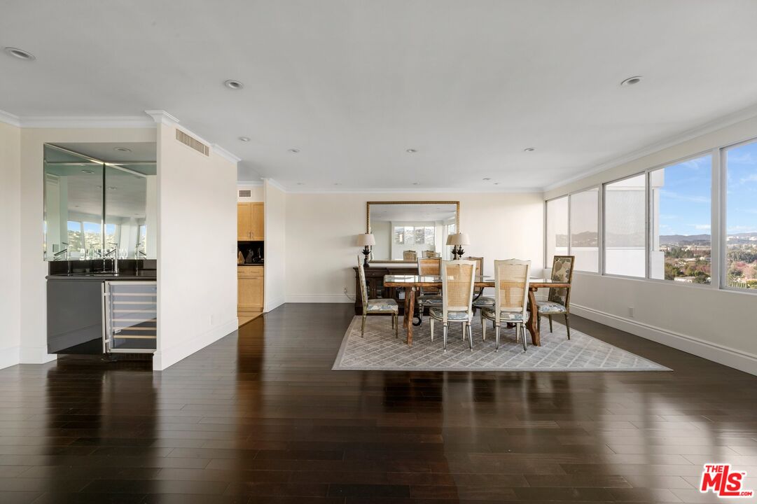 875 Comstock Ave Unit: 18A