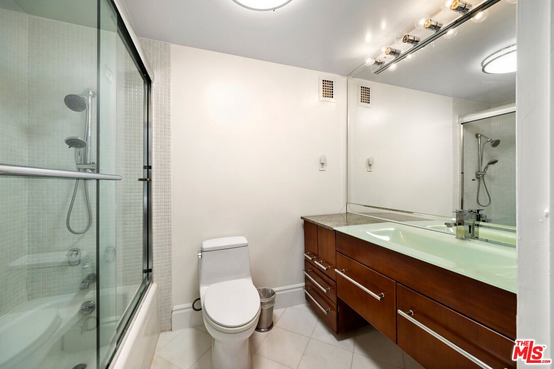 875 Comstock Ave Unit: 18A