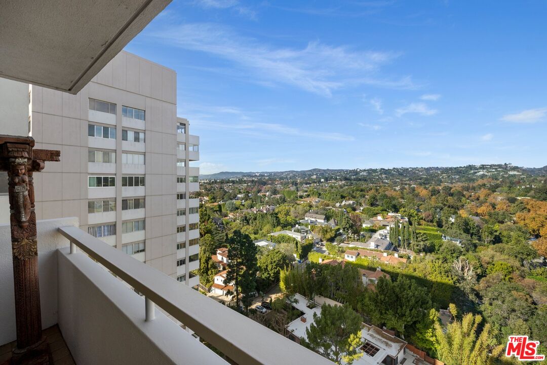 875 Comstock Ave Unit: 18A