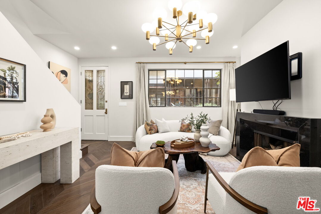 202 San Vicente Blvd Unit: 6