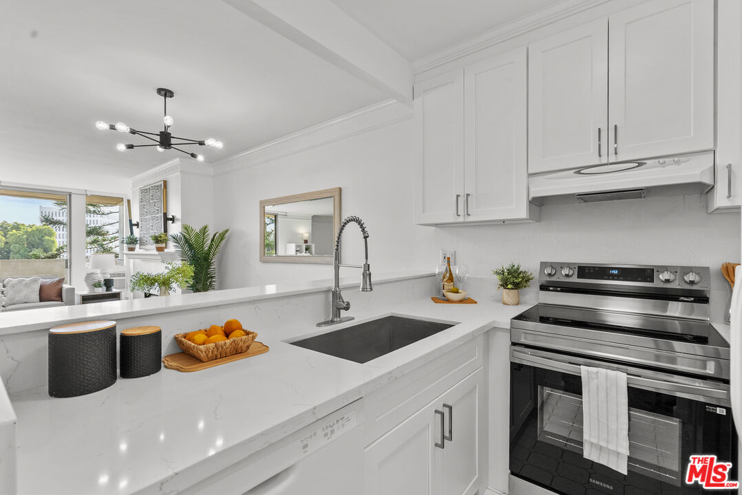 11645 Montana Ave Unit: 335