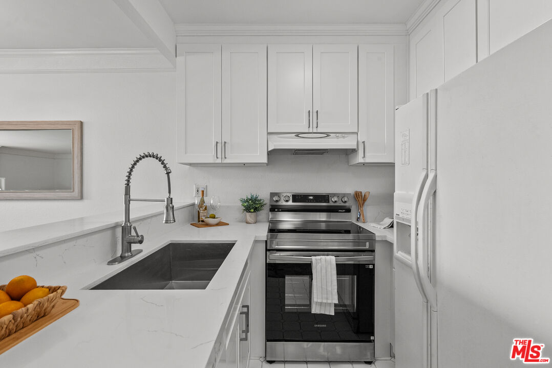 11645 Montana Ave Unit: 335