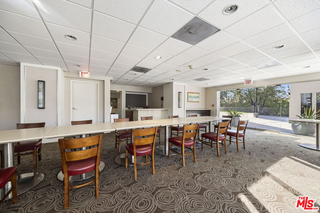 875 Comstock Ave Unit: 18E/F