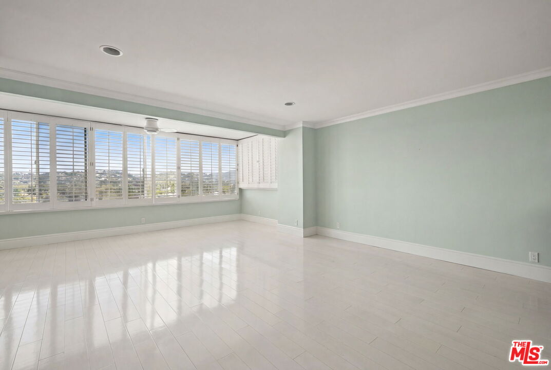 875 Comstock Ave Unit: 18E/F